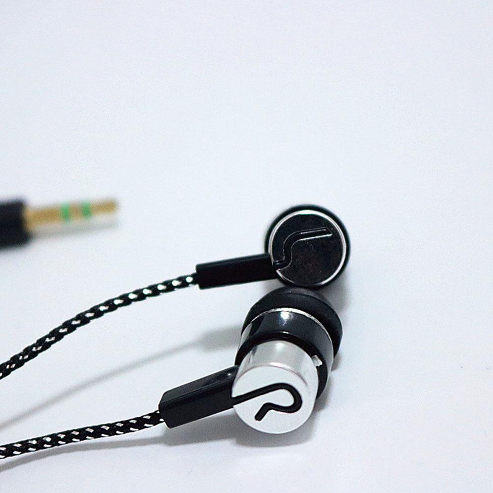 Cloth wire outlet earphones